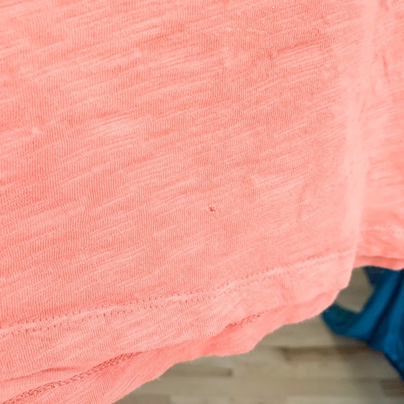dylan crinkle tshirt in peach sz Small - Picture 4 of 4